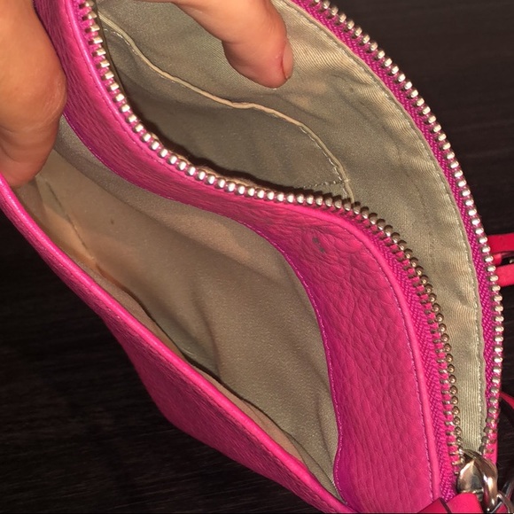 COACH crossbody purse. - Picture 3 of 5